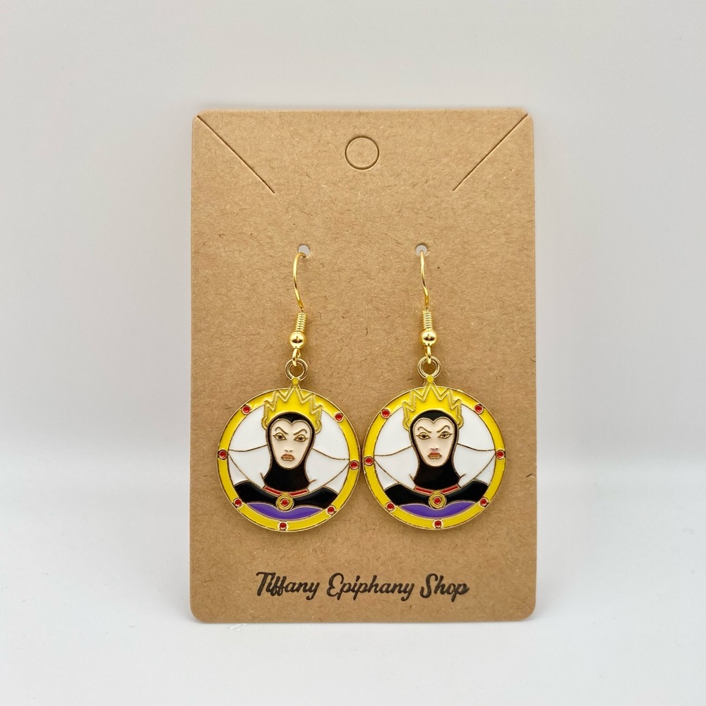Disney inspired Evil Queen earring NWT